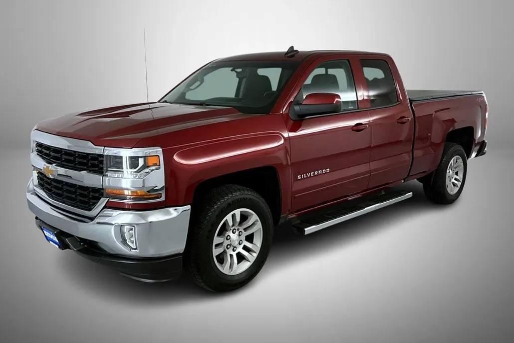 2018 Chevrolet Silverado 1500 LT photo 1
