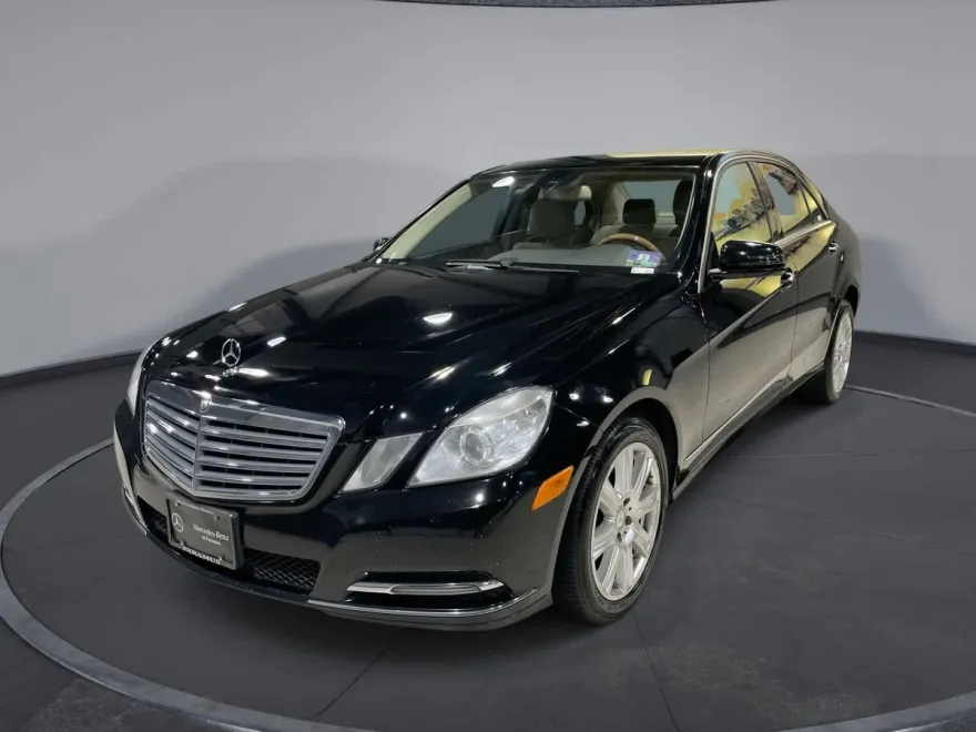 2013 Mercedes Benz E 350 4MATIC photo 1