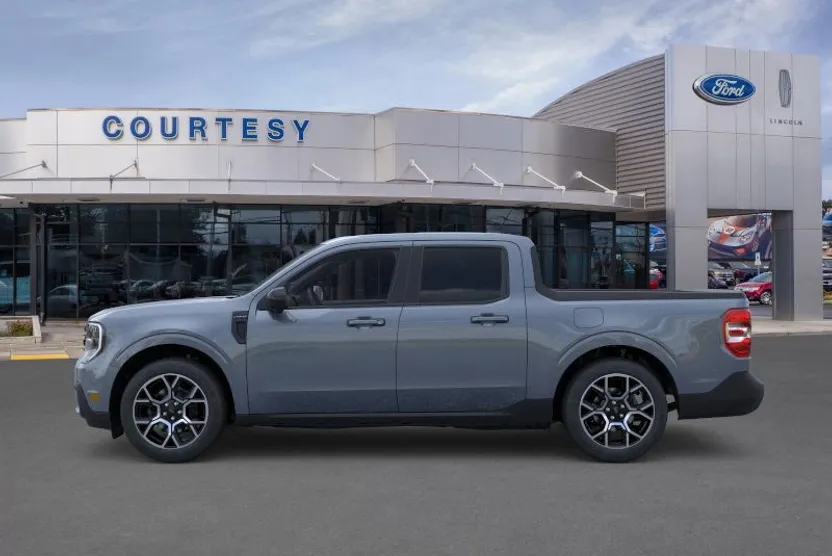 2025 Ford Maverick Lariat photo 1