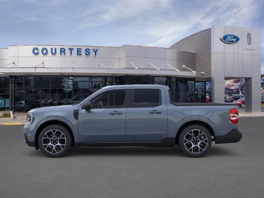 2025 Ford Maverick Lariat photo 1