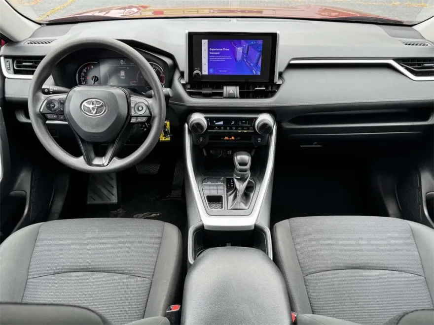 2024 Toyota RAV4 LE photo 1