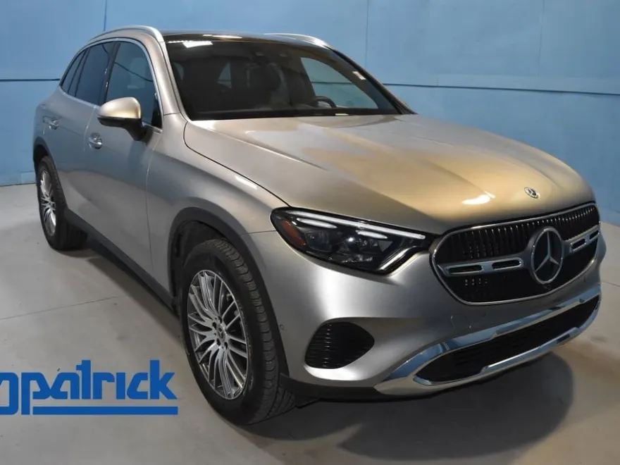 2024 Mercedes Benz GLC 300 photo 1