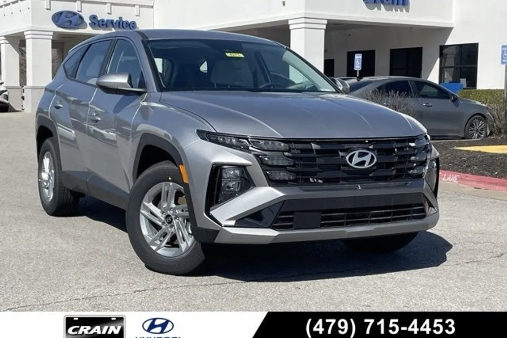 2025 Hyundai Tucson SE photo 1