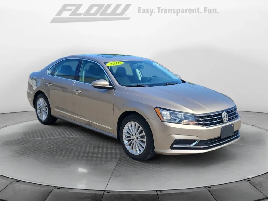 2016 Volkswagen Passat SE photo 1