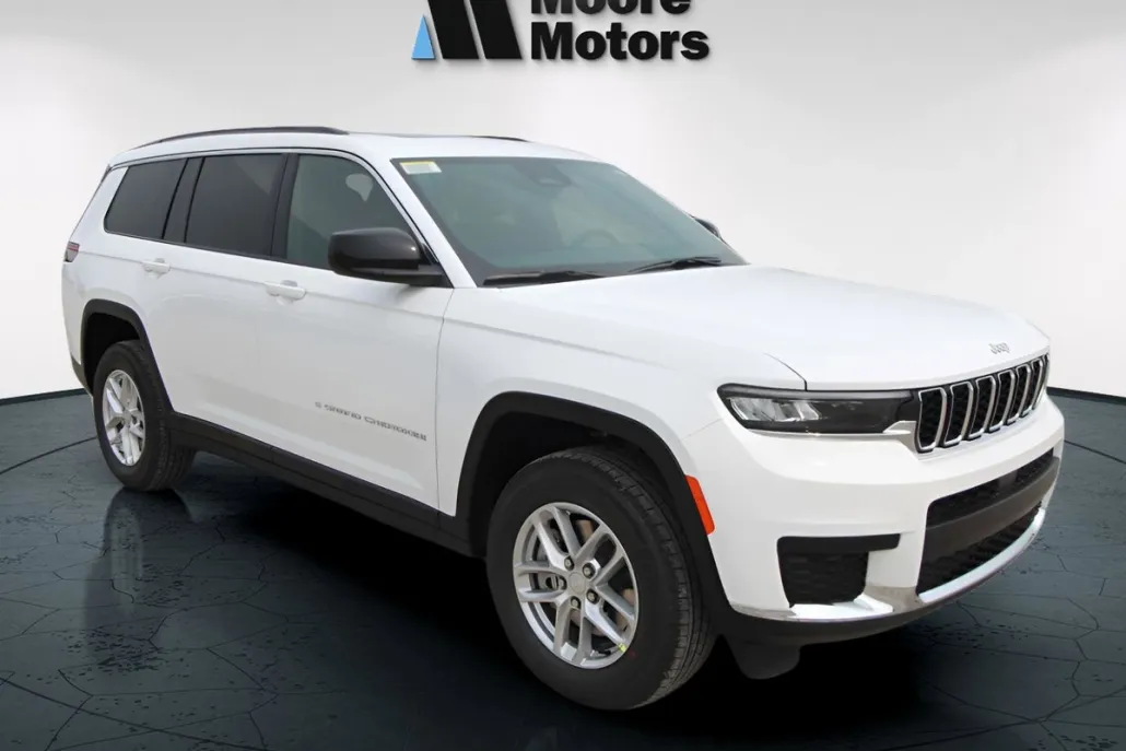 2025 Jeep Grand Cherokee Laredo photo 1