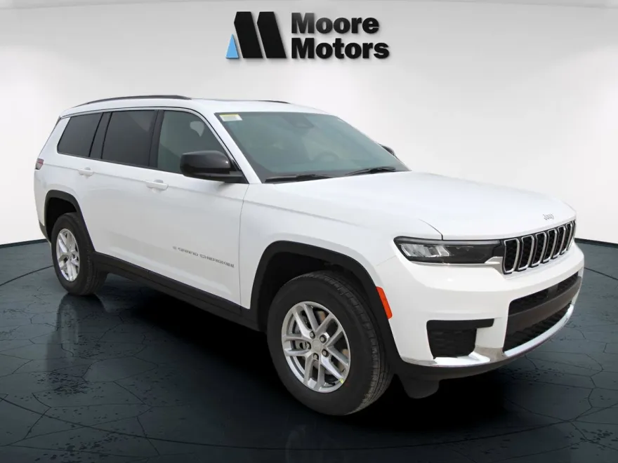 2025 Jeep Grand Cherokee Laredo photo 1