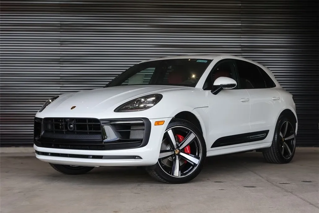 2025 Porsche Macan S photo 1
