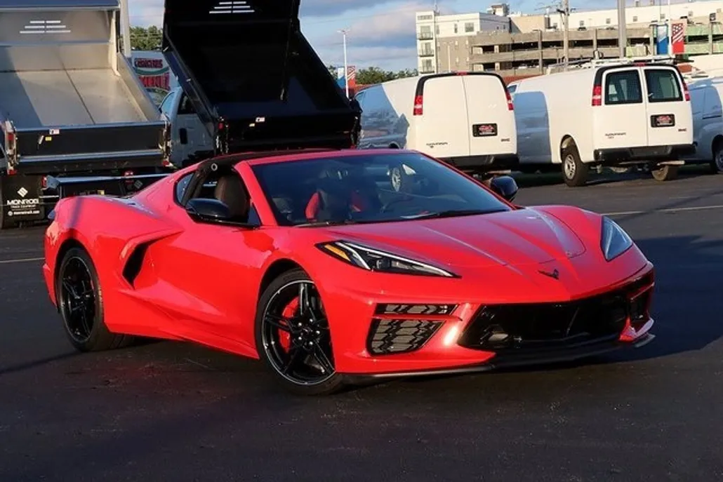 2020 Chevrolet Corvette Stingray 2LT photo 1
