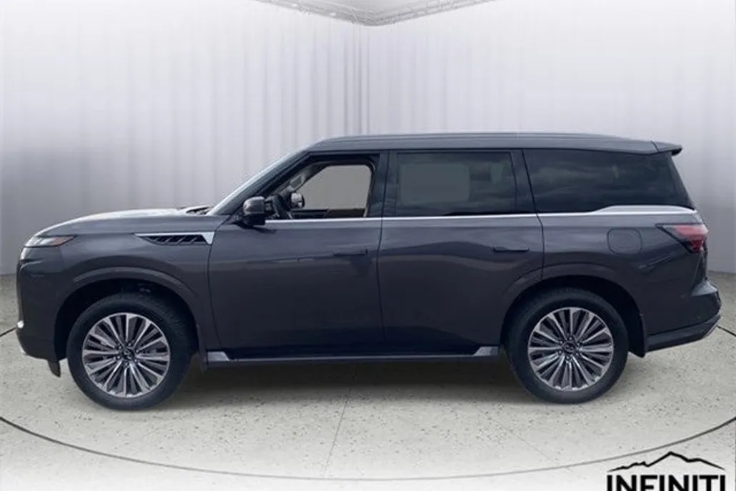 2026 Infiniti QX80 Luxe photo 1