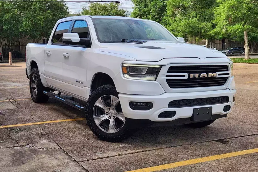 2023 Ram 1500 Laramie photo 1