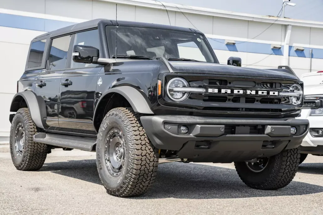 2025 Ford Bronco Outer Banks photo 1