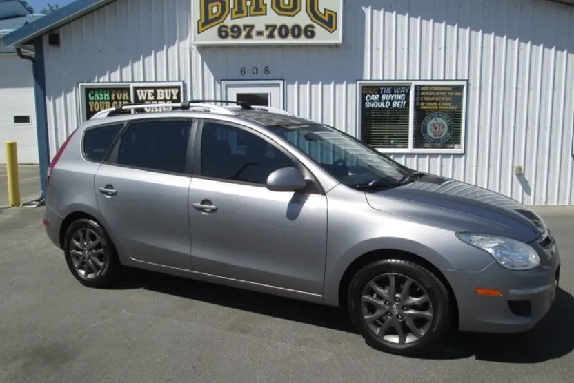 2012 Hyundai Elantra Touring GLS photo 1