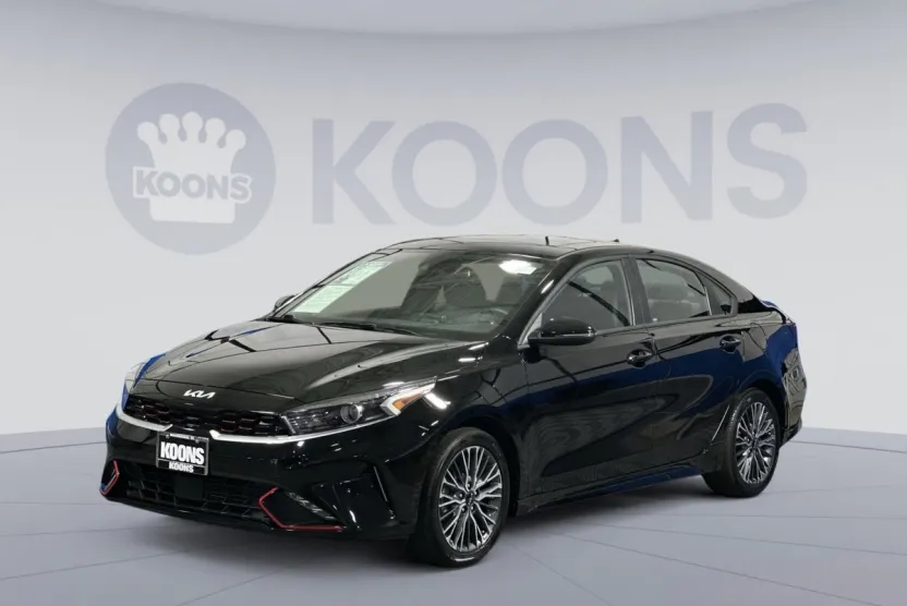 2023 Kia Forte GT-Line photo 1