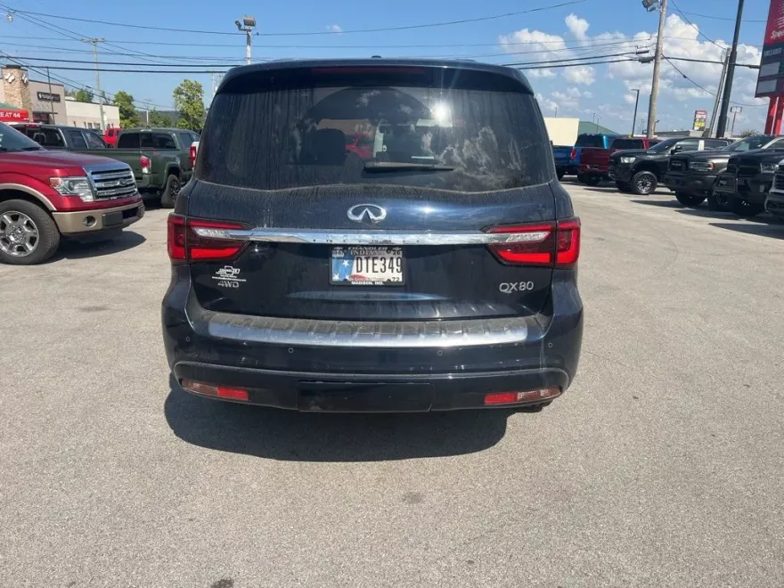 2022 Infiniti QX80 Luxe photo 1