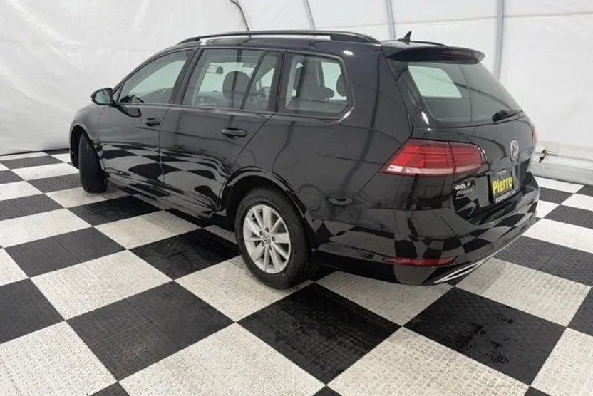 2019 Volkswagen Golf SportWagen S photo 1