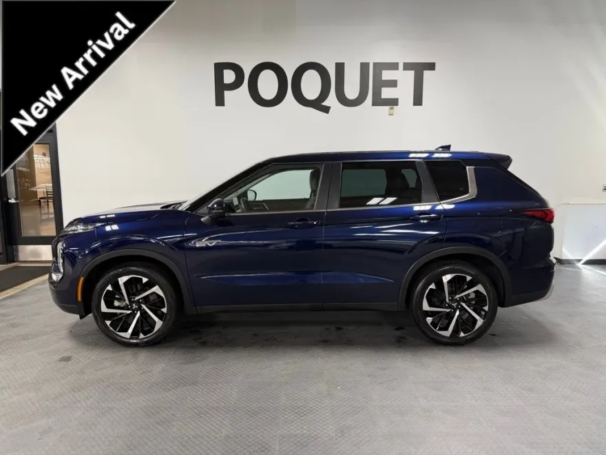 2023 Mitsubishi Outlander PHEV SE photo 1