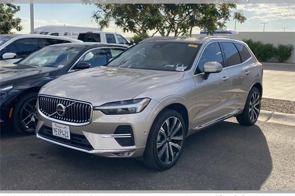2023 Volvo XC60 B5 Ultimate photo 1