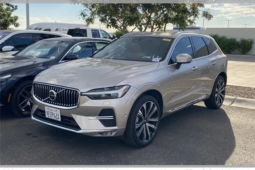 2023 Volvo XC60 B5 Ultimate photo 1