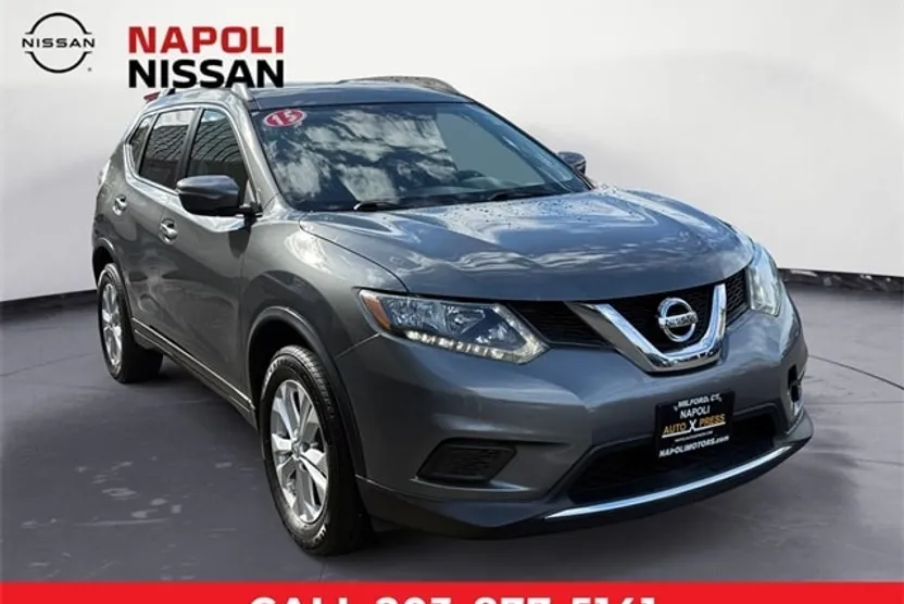 2015 Nissan Rogue SV photo 1