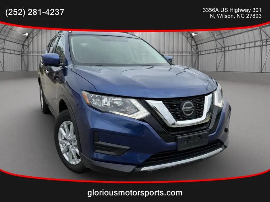 2018 Nissan Rogue SV photo 1