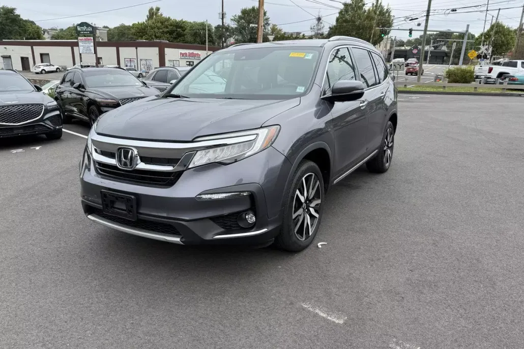 2022 Honda Pilot Touring photo 1