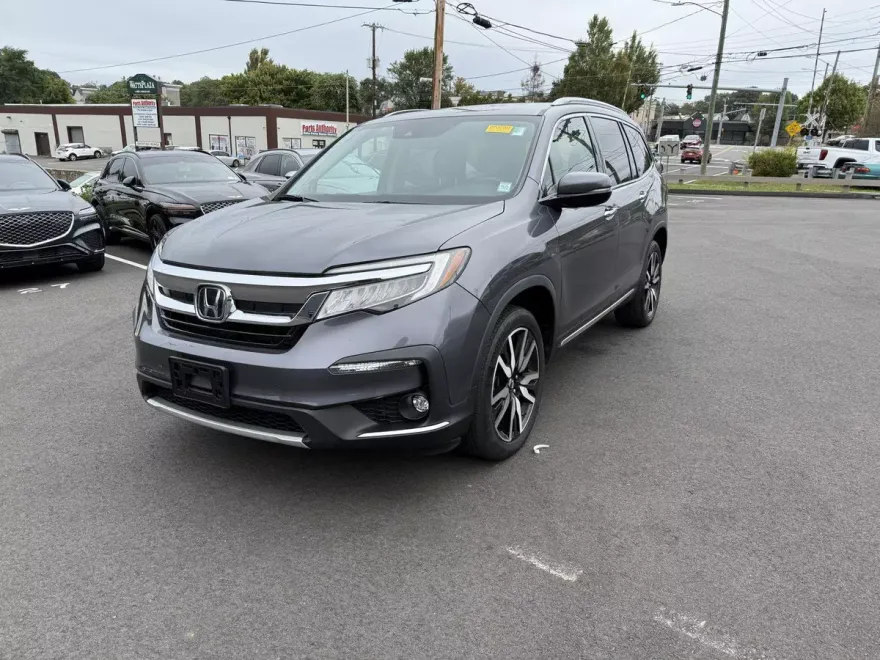 2022 Honda Pilot Touring photo 1
