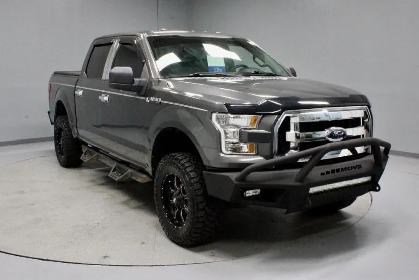 2017 Ford F-150 XLT photo 1