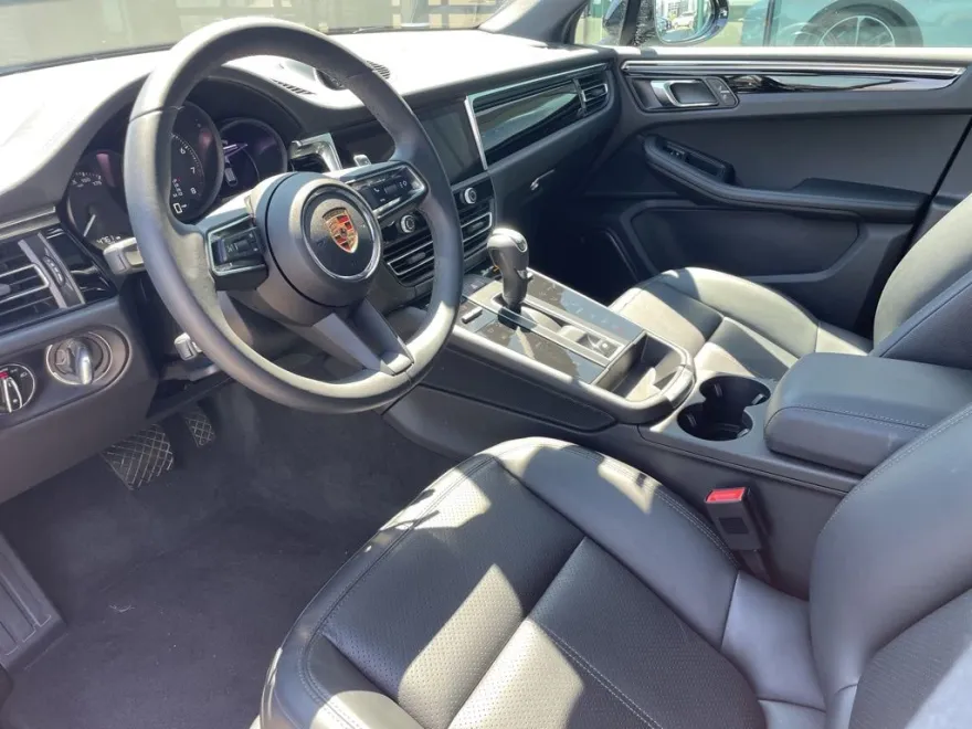 2025 Porsche Macan S photo 1