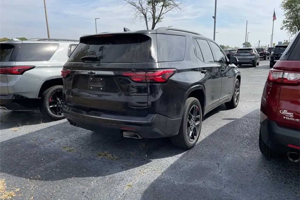 2023 Chevrolet Traverse Premier photo 1