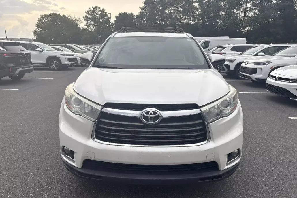 2016 Toyota Highlander Limited photo 1