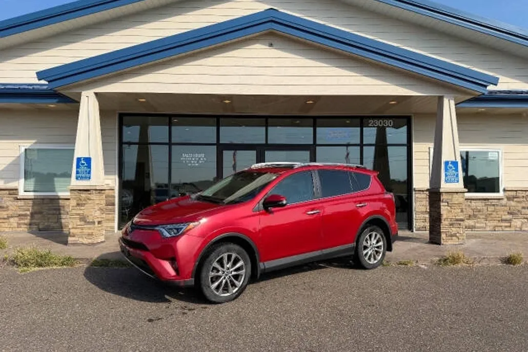 2017 Toyota RAV4 Limited photo 1