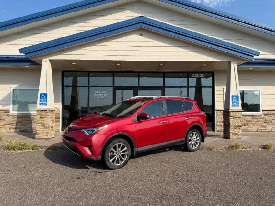 2017 Toyota RAV4 Limited photo 1