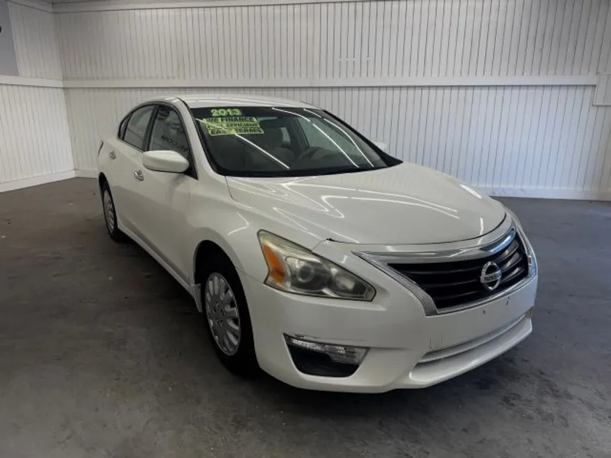 2013 Nissan Altima 2.5 S photo 1