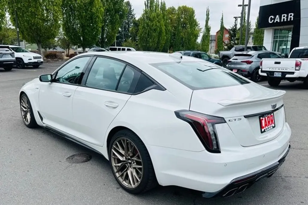 2023 Cadillac CT5 V photo 1