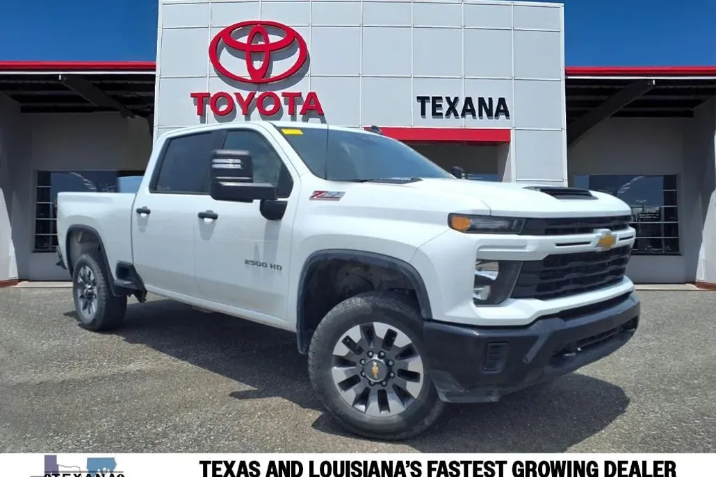 2024 Chevrolet Silverado 2500HD Custom photo 1