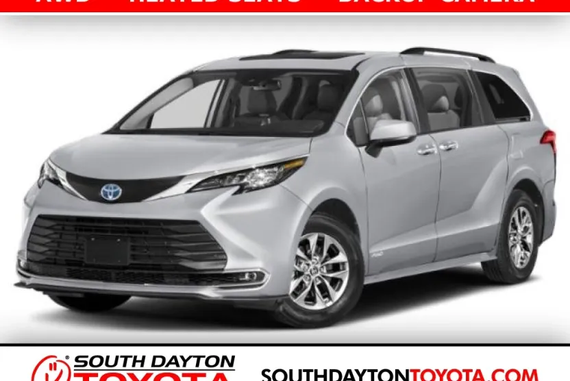 2025 Toyota Sienna XLE photo 1