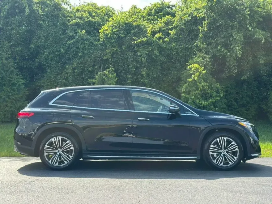 2023 Mercedes Benz EQS SUV 450 photo 1