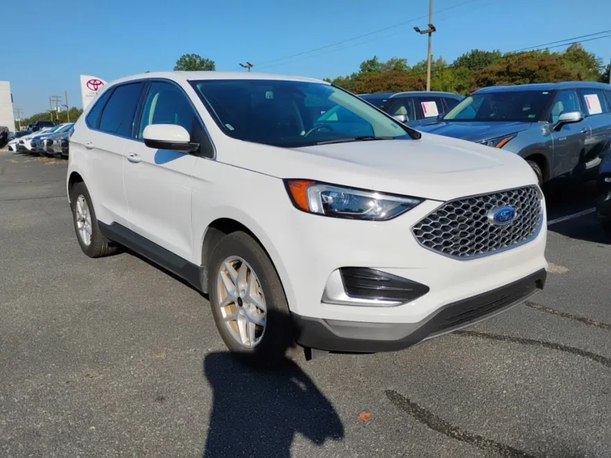 2024 Ford Edge SEL photo 1