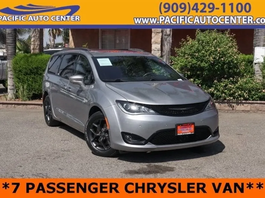 2020 Chrysler Pacifica Limited photo 1
