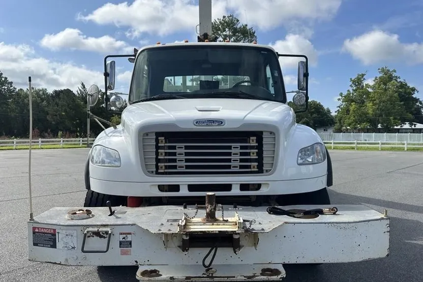 2013 Freightliner M2 106 Medium Duty photo 1
