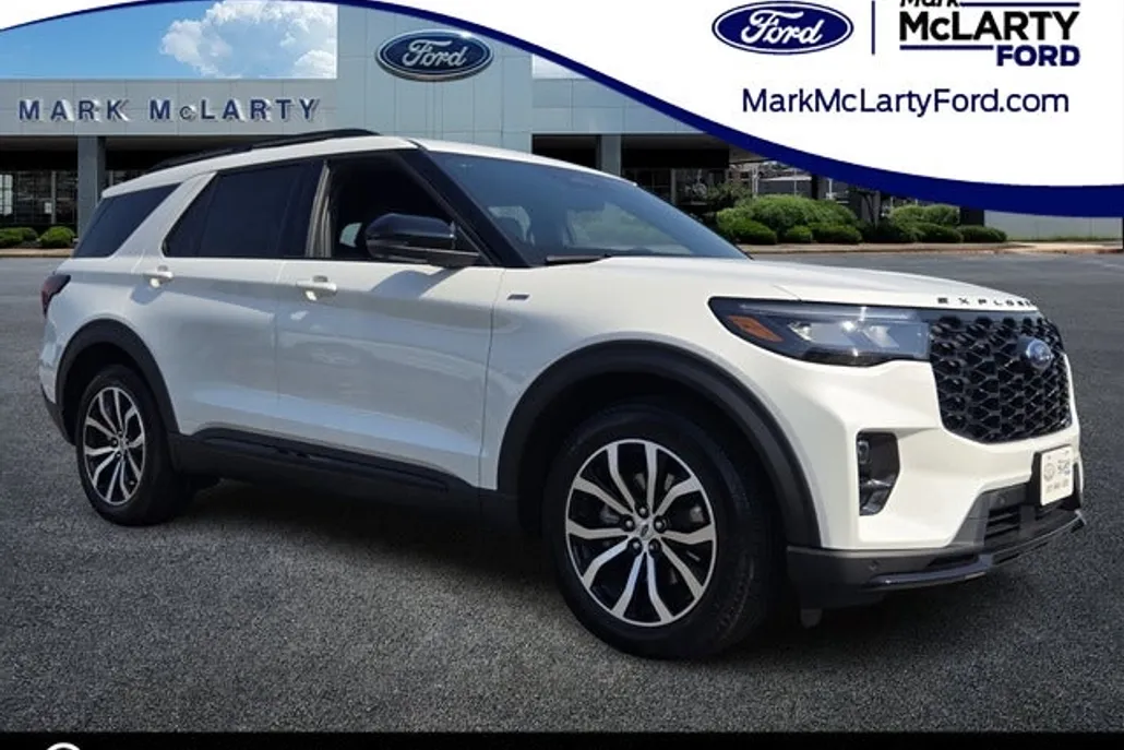 2025 Ford Explorer ST-Line photo 1