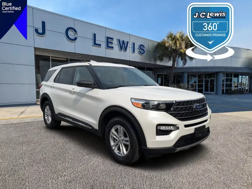 2022 Ford Explorer XLT photo 1