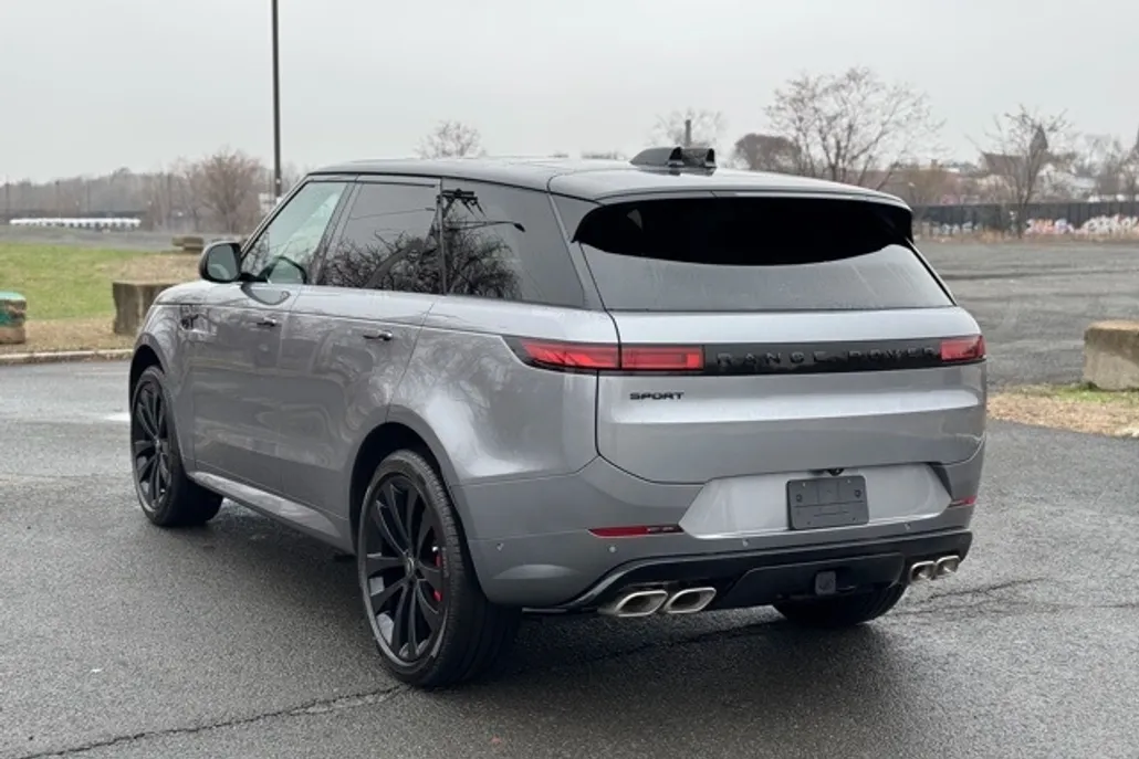 2025 Land Rover Range Rover Sport SE photo 1