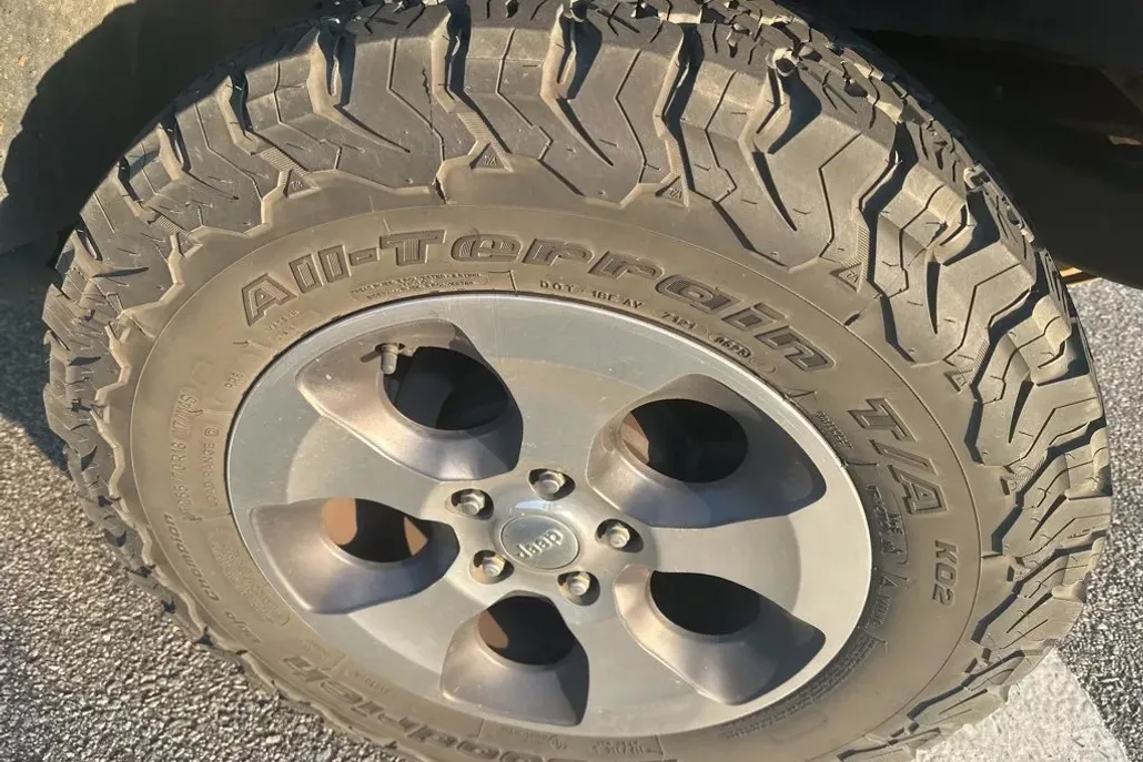 2018 Jeep Wrangler Unlimited Sahara photo 1