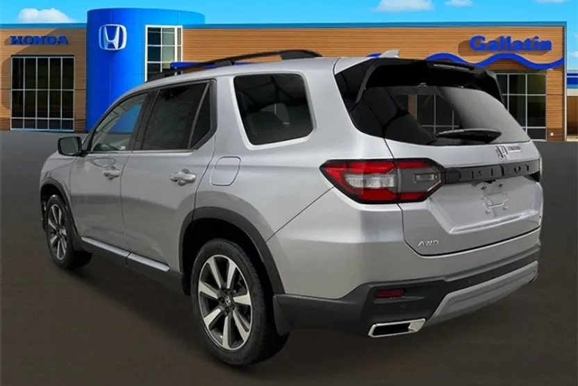 2025 Honda Pilot Touring photo 1