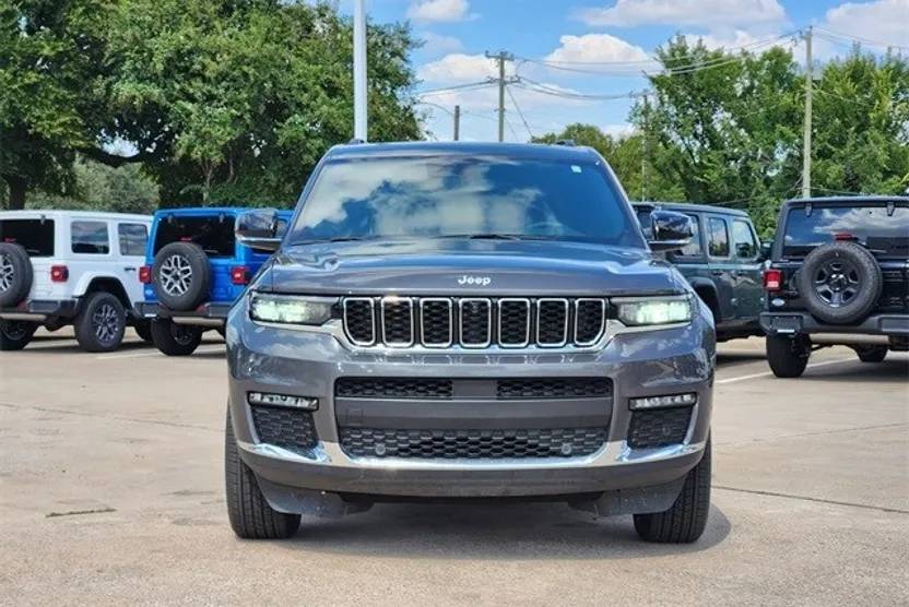 2024 Jeep Grand Cherokee Limited photo 1
