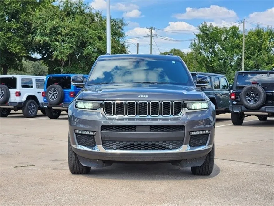 2024 Jeep Grand Cherokee Limited photo 1