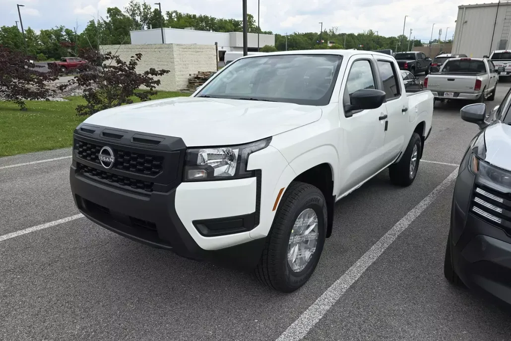2025 Nissan Frontier S Crew Cab photo 1
