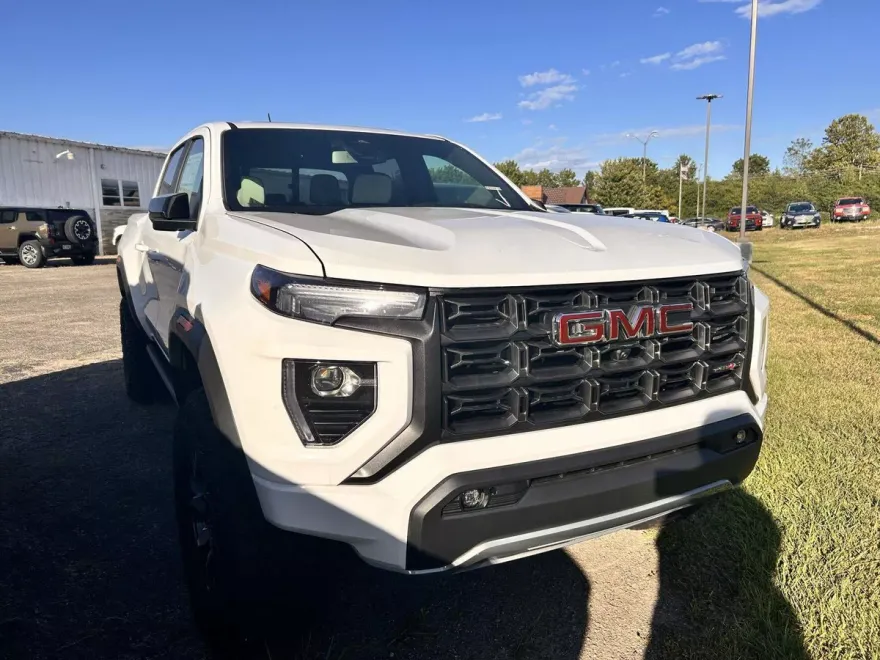 2025 Gmc Canyon AT4 photo 1