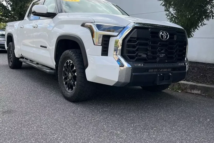 2022 Toyota Tundra SR5 CrewMax photo 1